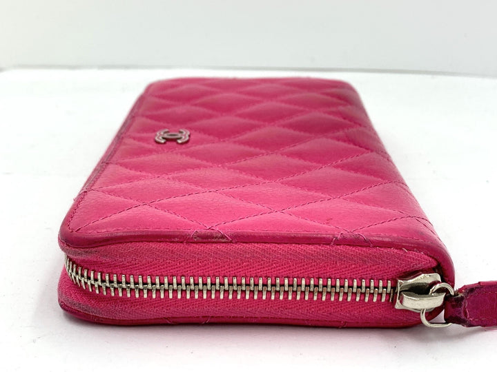 Black Zippy Wallet