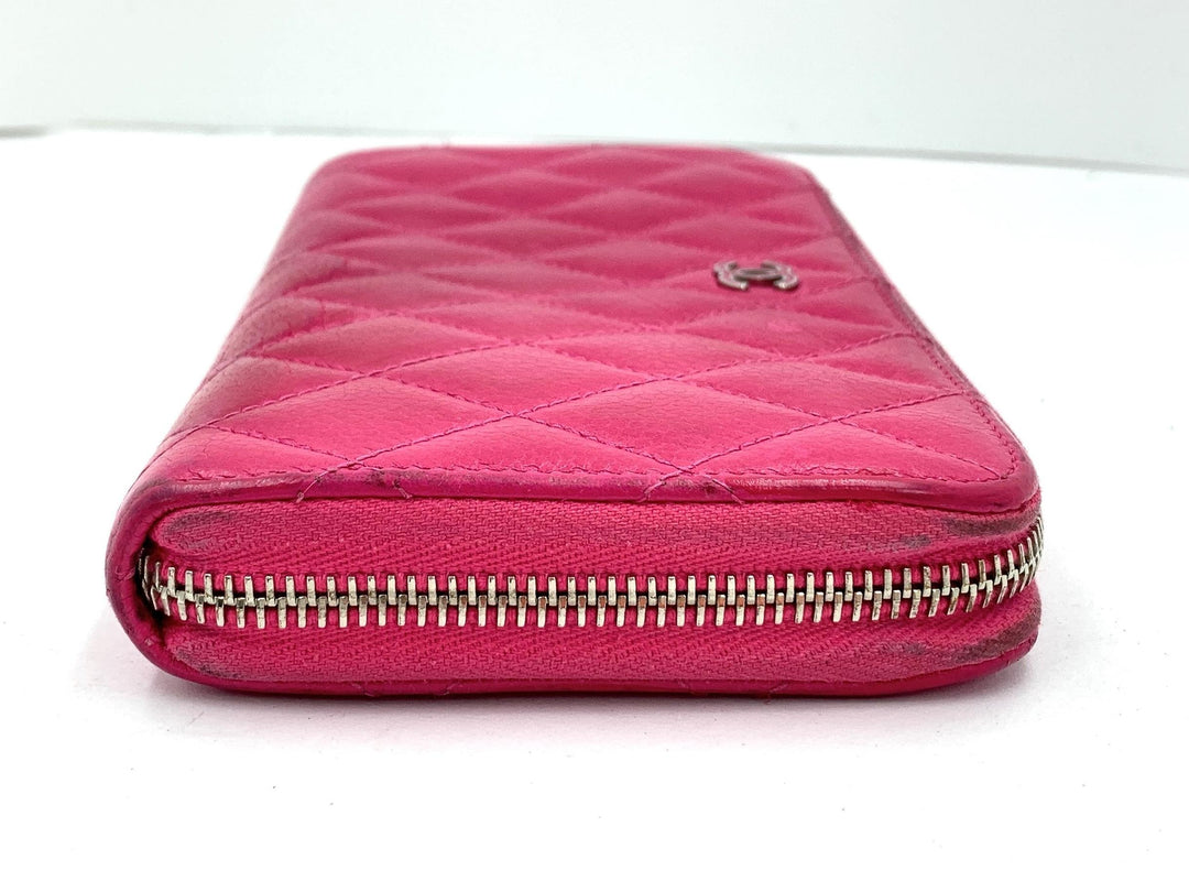 Black Zippy Wallet