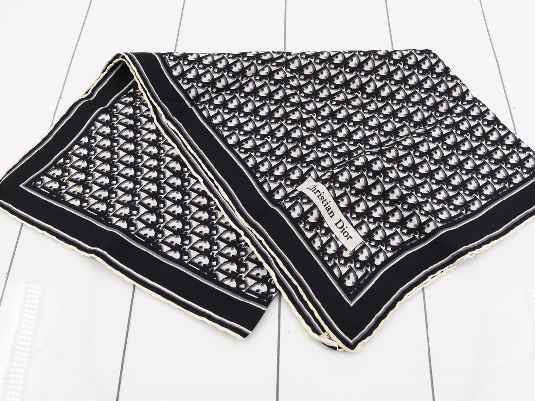 Black Trotter Scarf