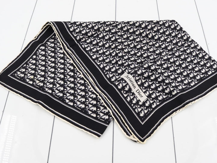 Black Trotter Scarf