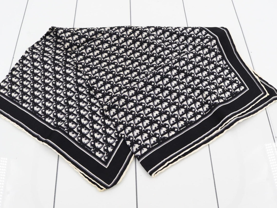 Black Trotter Scarf