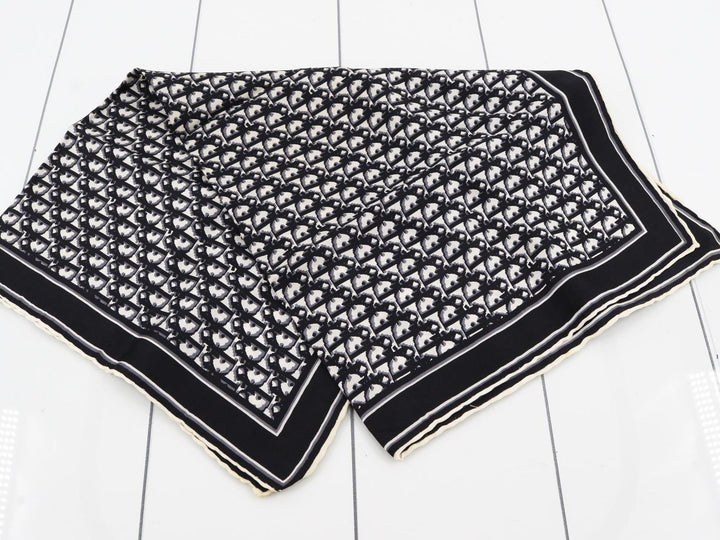 Black Trotter Scarf
