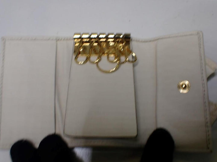 White Key Case (6)