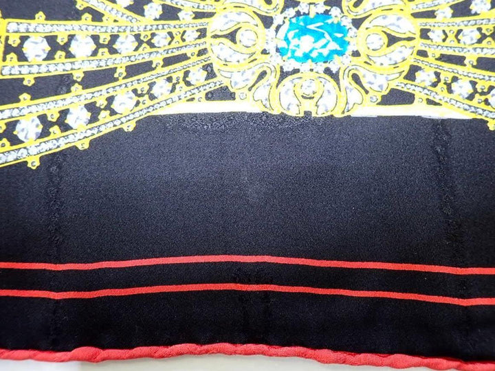 Black Scarf